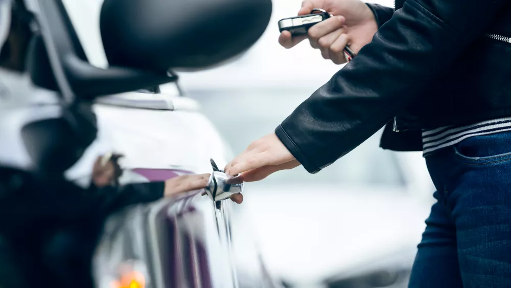 Супруги из Екатеринбурга осуждены за попытку инсценировать угон своего автомобиля