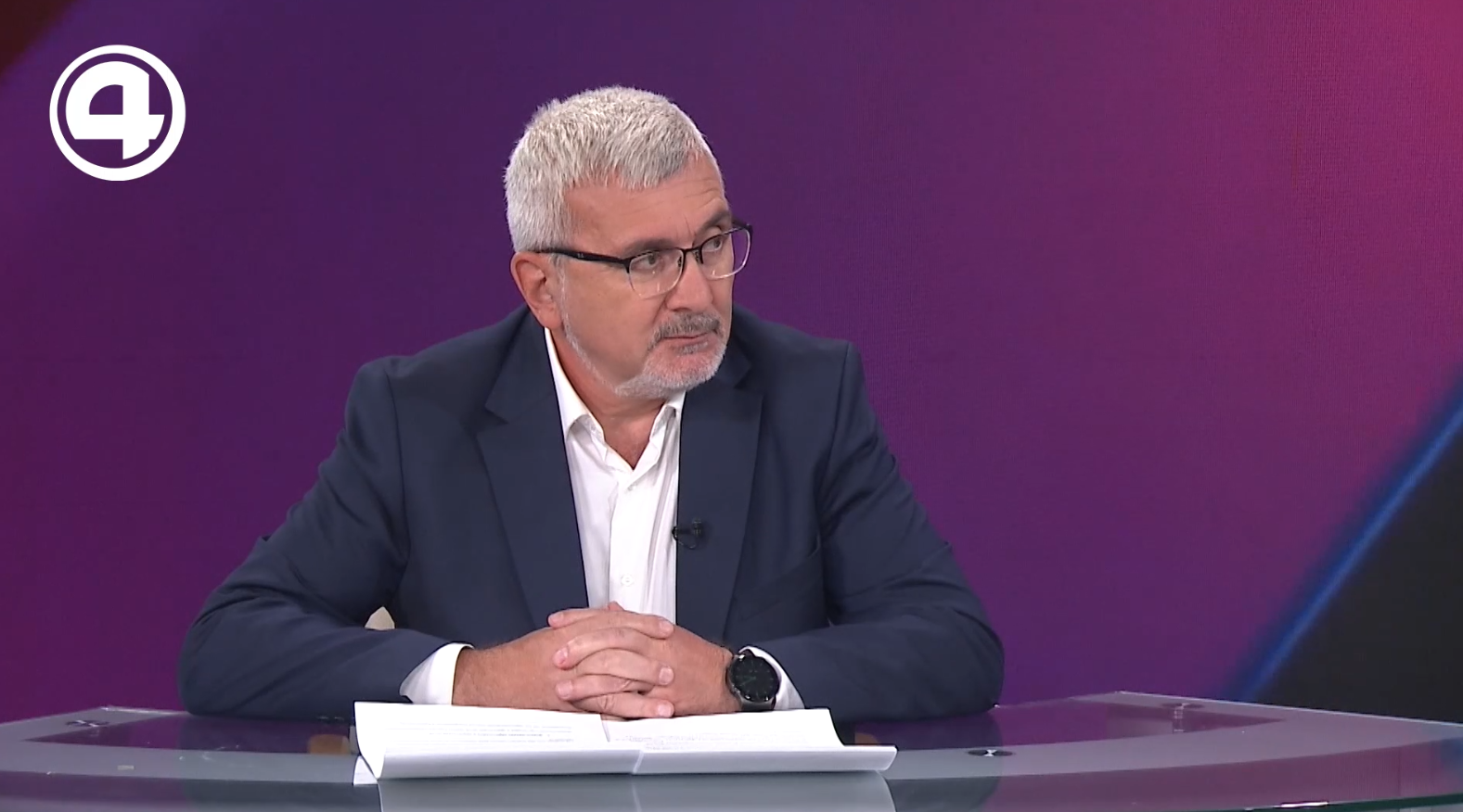 Новогодние каникулы: чем опасны тюбинги, хлопушки и как помочь ребенку при травме