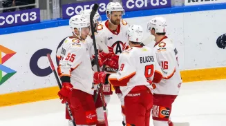 ХК «Автомобилист» проведёт последний матч уходящего года против «Лады»