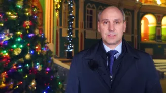 Глава Свердловской области Денис Паслер поздравил уральцев с Новым годом