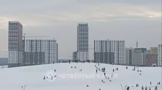 Ребенок на бублике сбил 71-летнюю женщину в парке Екатеринбурга, есть подозрение на перелом