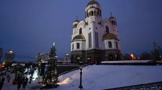Губернатор Свердловской области поздравил уральцев со светлым Рождеством Христовым