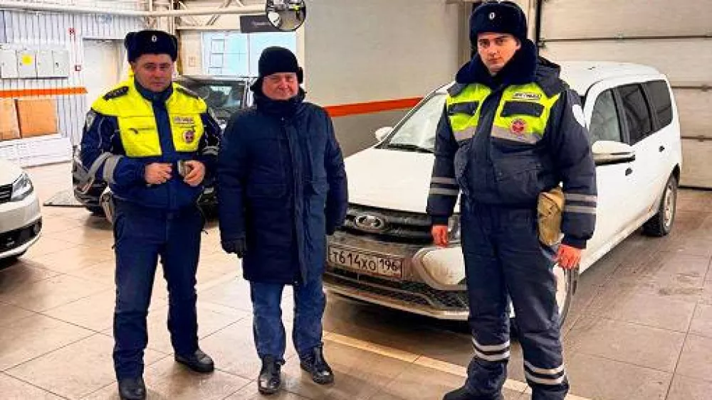 Спасли в -40°C: водителю на пути из Екатеринбурга помогли сотрудники ГАИ