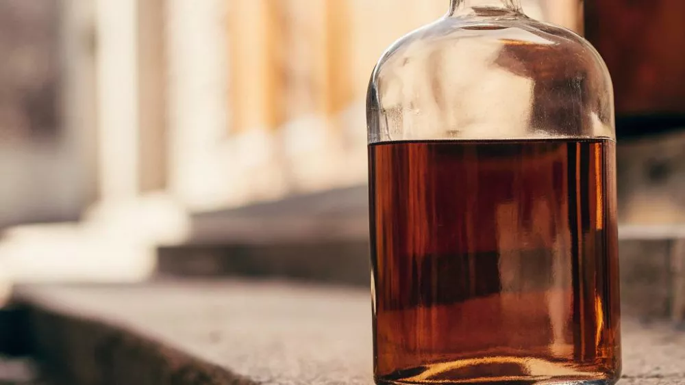 Ответственность за онлайн-продажу алкоголя предлагают усилить в Госдуме