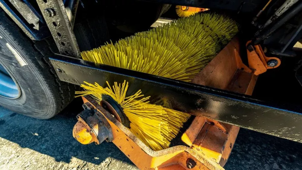 19 тонн снега убрали с улиц Екатеринбурга за выходные