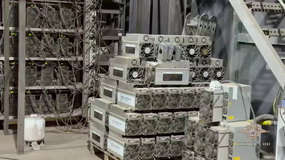 Украли электричества на миллиард рублей: на Среднем Урале накрыли майнинговую ферму