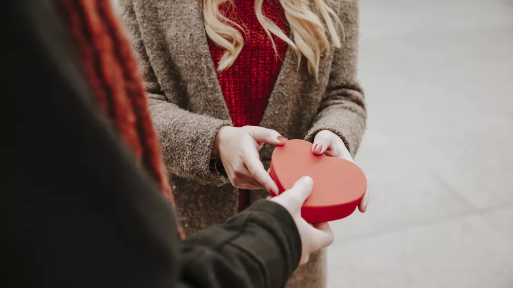 Екатеринбуржцы назвали самый неудачный сценарий предложения руки и сердца