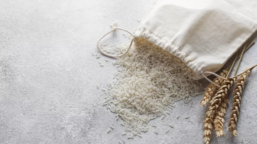 В Екатеринбург нелегально ввезли 60 тонн рисовой муки В Екатеринбург нелегально ввезли 60 тонн рисовой муки