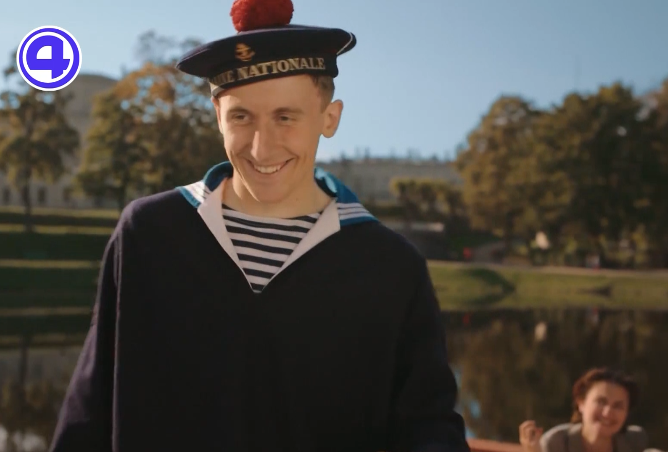 Утренний экспресс: откуда на шапках появились помпоны?