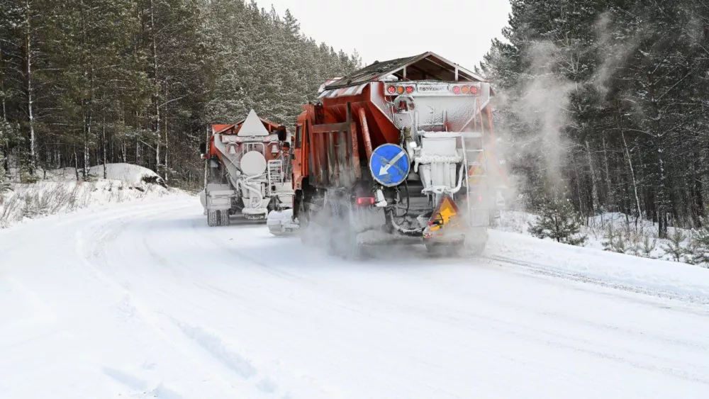 378 единиц техники очищают дороги Свердловской области от снега после снегопада 378 единиц техники очищают дороги Свердловской области от снега после снегопада