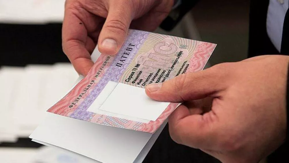 Детей мигрантов могут обязать в 18 лет выехать из России Детей мигрантов могут обязать в 18 лет выехать из России