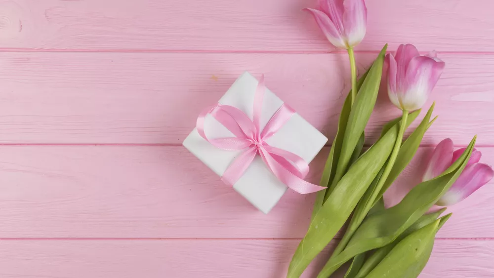 «Обида на пустой подарок — это про самооценку»: психолог — о том, как не поссориться перед 8 марта