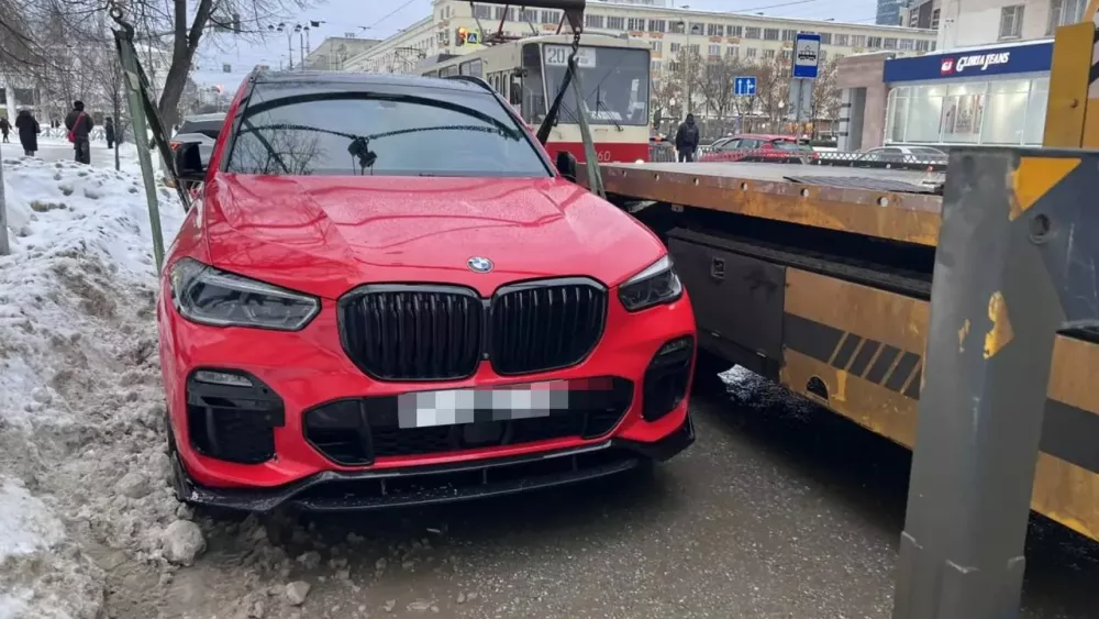 Приставы арестовали BMW X5 за долг владельца в 10,7 миллиона рублей Приставы арестовали BMW X5 за долг владельца в 10,7 миллиона рублей