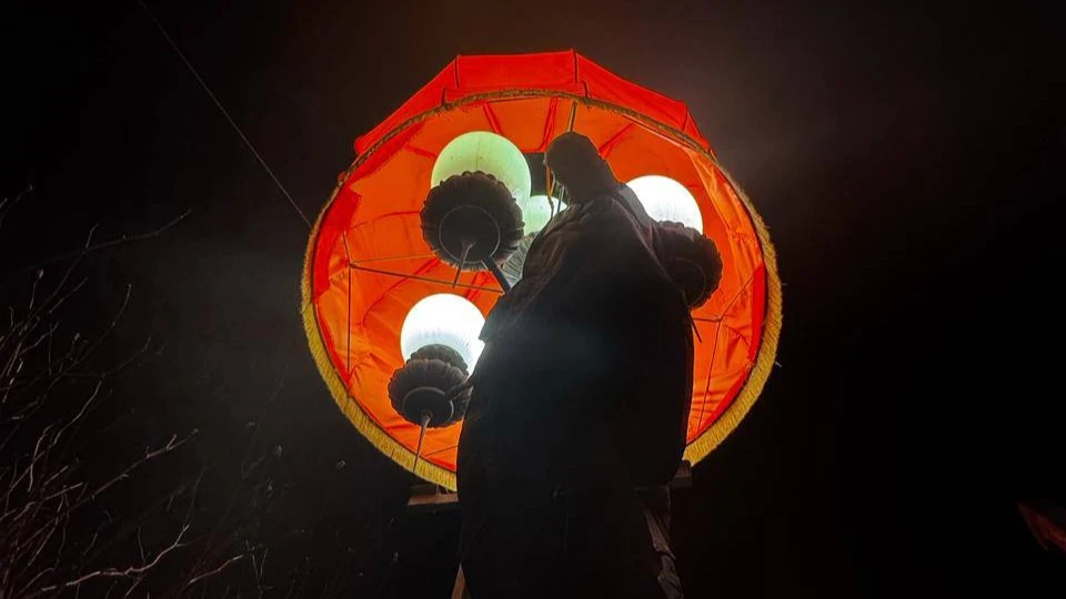 Оранжевые абажуры ушли вместе со снегом