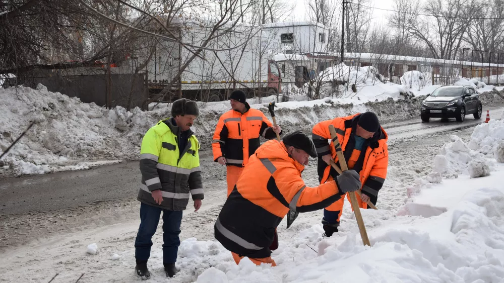 Каменск-Уральский готов к паводку: расчищают ливнёвки, бурят лёд и раздают памятки жителям