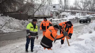 Каменск-Уральский готов к паводку: расчищают ливнёвки, бурят лёд и раздают памятки жителям