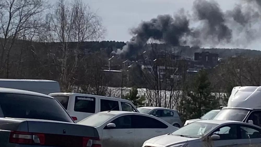 Пожар у дома престарелых в Екатеринбурге: людей срочно эвакуировали