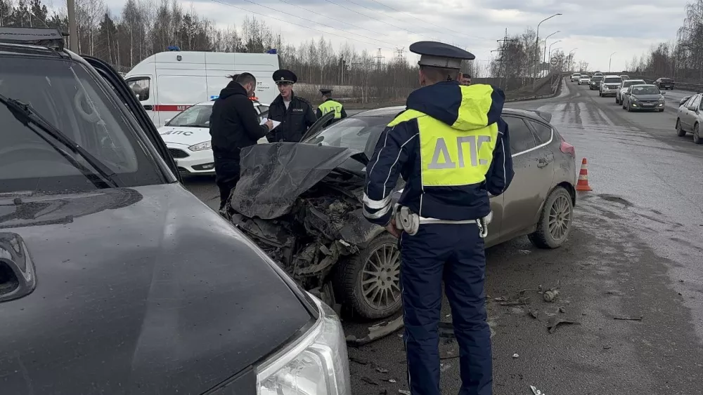 Двое детей пострадали в ДТП на нерегулируемом перекрестке в Первоуральске Двое детей пострадали в ДТП на нерегулируемом перекрестке в Первоуральске