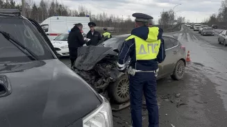 Двое детей пострадали в ДТП на нерегулируемом перекрестке в Первоуральске Двое детей пострадали в ДТП на нерегулируемом перекрестке в Первоуральске