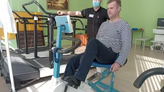 Ветерану СВО с минно-взрывным ранением помогают восстановиться в ЦГКБ №6 Екатеринбурга