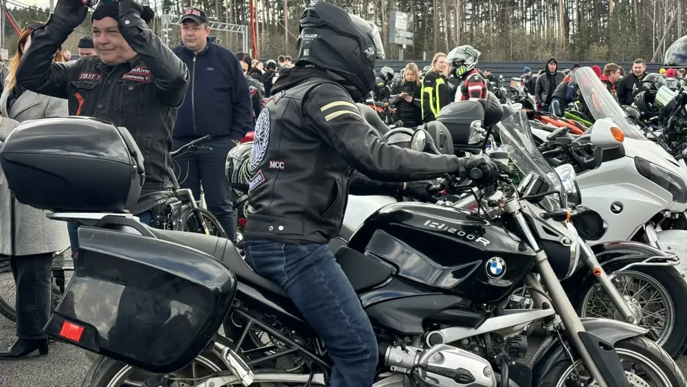 Более 1500 байкеров открыли мотосезон на Среднем Урале