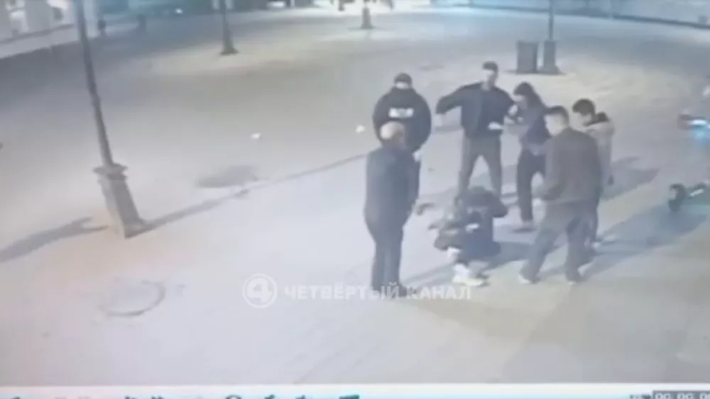 Студенту сломали нос и отобрали iPhone в центре Екатеринбурга