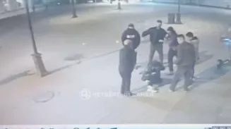 Студенту сломали нос и отобрали iPhone в центре Екатеринбурга