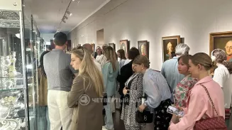 Гуляют по музеям сегодня почти все уральцы — даже самокаты на улицах почти нетронуты Гуляют по музеям сегодня почти все уральцы — даже самокаты на улицах почти нетронуты