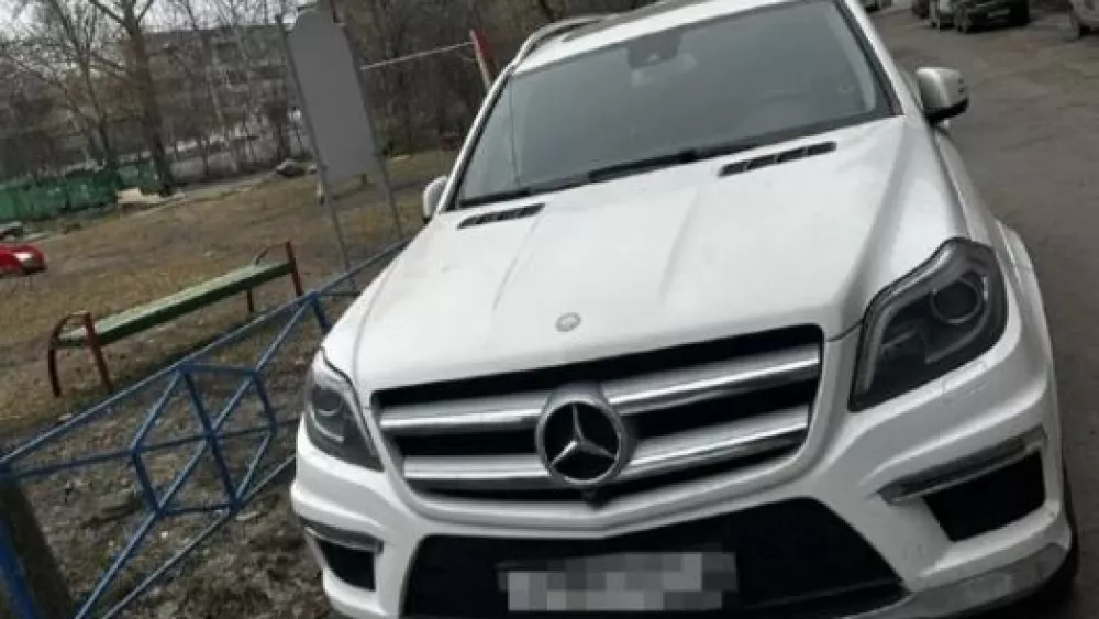Должник нашёл 1,2 млн рублей после ареста приставами его Mercedes Должник нашёл 1,2 млн рублей после ареста приставами его Mercedes