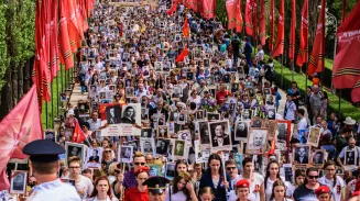 Бессмертный полк на балконах