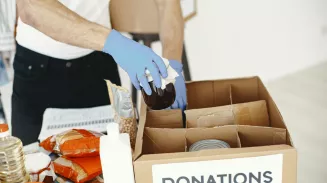 Продуктовые наборы от благотворителей