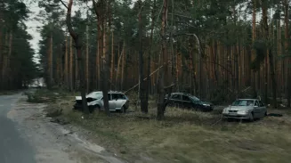 Таксист спас попавших в аварию