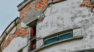 ПРОМЭКТ стоит, а дома падают