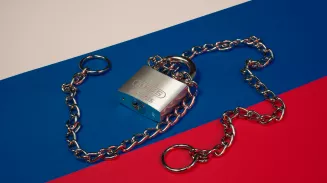 Под видом соцработниц злоумышленницы ограбили бабушку