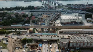 Водитель большегруза повредил очередной мост