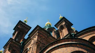 Вторая жизнь старых вещей: в Екатеринбурге открыли центр гуманитарной помощи