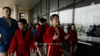 Юные самбисты и тхэквондисты торжественно подняли флаг России в Верхней Пышме Юные самбисты и тхэквондисты торжественно подняли флаг России в Верхней Пышме