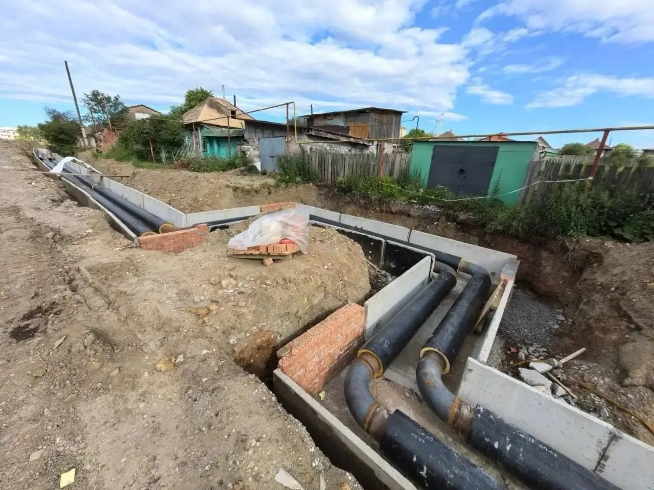 Более 100 км коммунальных сетей обновят в Свердловской области