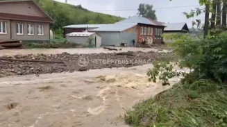 Вода доходила до пояса, дома без газа и света: последствия потопа в Нижних Сергах