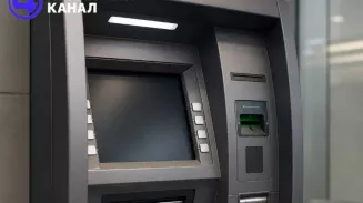 В России предложили ограничить снятие наличных в банкоматах суммой в 100 тысяч рублей В России предложили ограничить снятие наличных в банкоматах суммой в 100 тысяч рублей