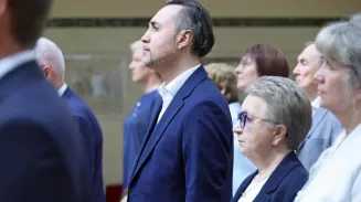 Уральский актёр Евгений Толстов получил звание заслуженного артиста РФ Уральский актёр Евгений Толстов получил звание заслуженного артиста РФ