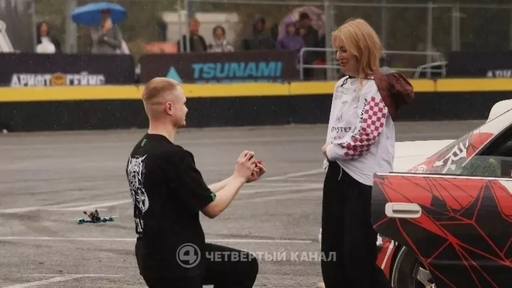 «Она сказала “да!”»: на дрифт-фестивале в Верхней Пышме сделали предложение «Она сказала “да!”»: на дрифт-фестивале в Верхней Пышме сделали предложение