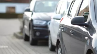 В Екатеринбурге запретят парковку на трёх улицах