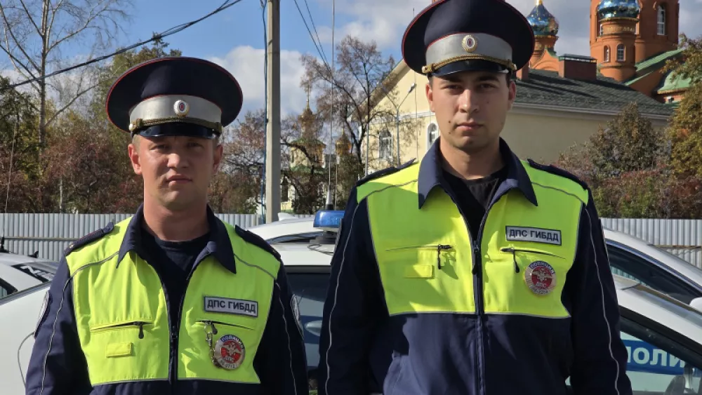 Свердловские автоинспекторы сопроводили роженицу в роддом через затор